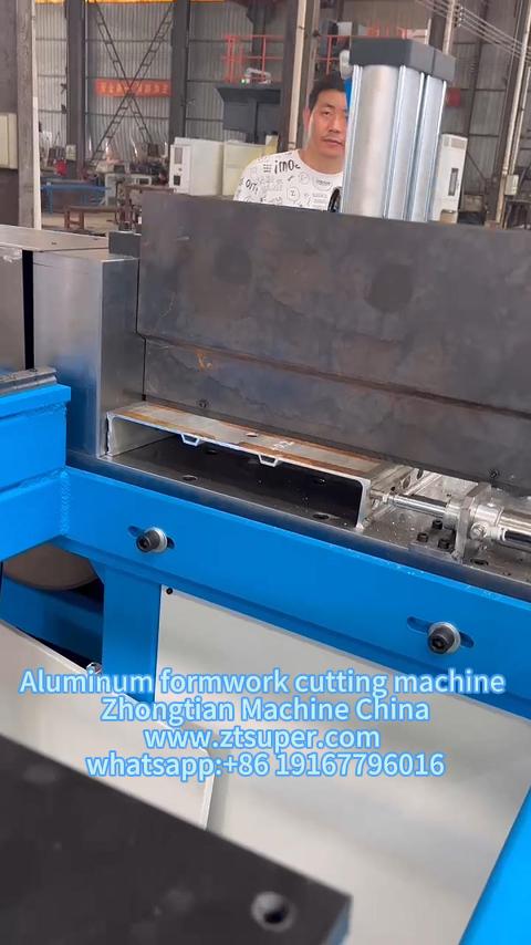 Máquina de corte recto CNC de encofrado de aluminio